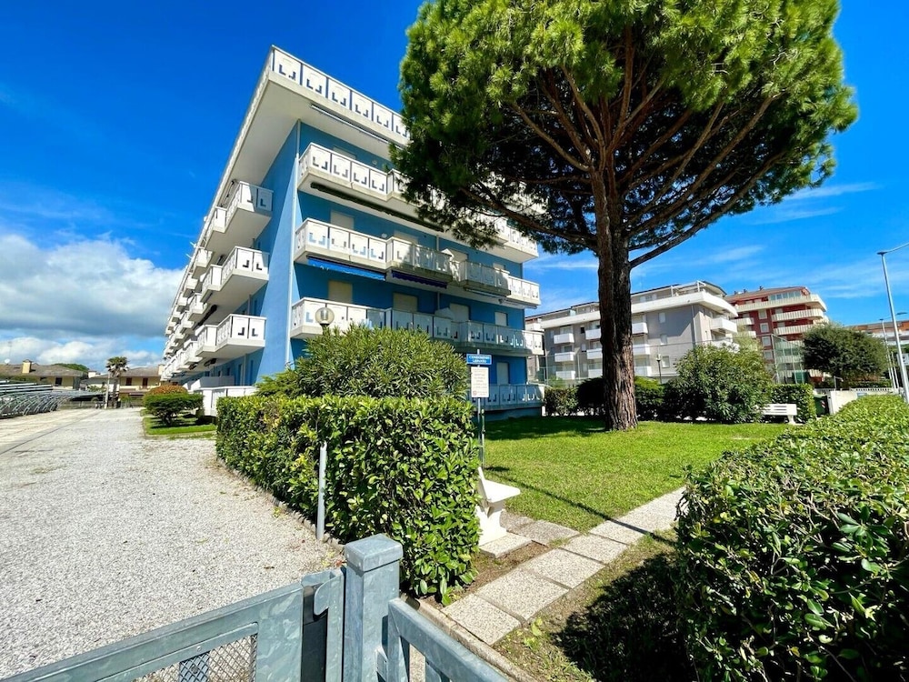 Modern Apartment Close to the Beach