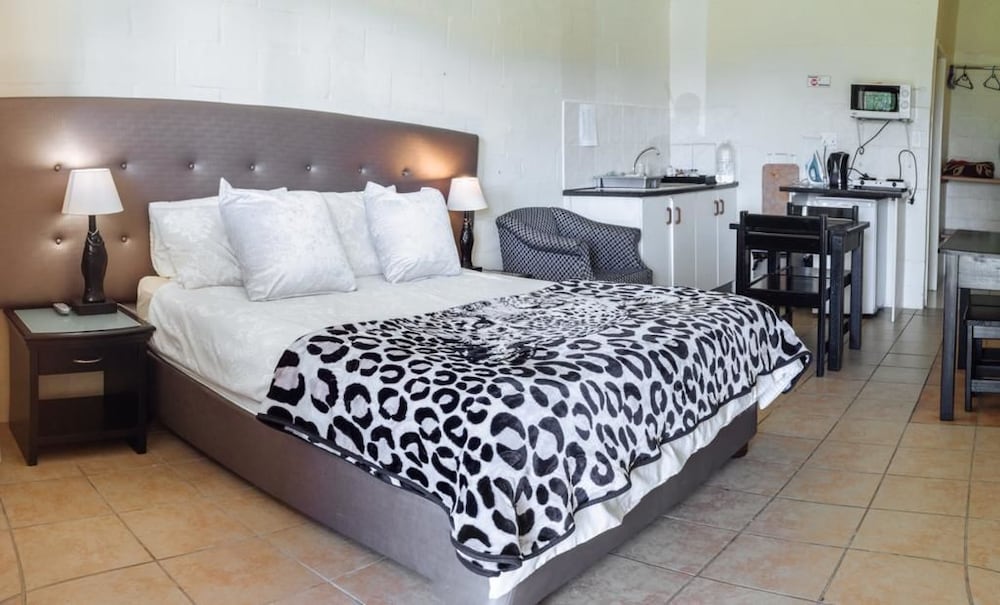 Kingfisher Hollow Exclusive Guest House