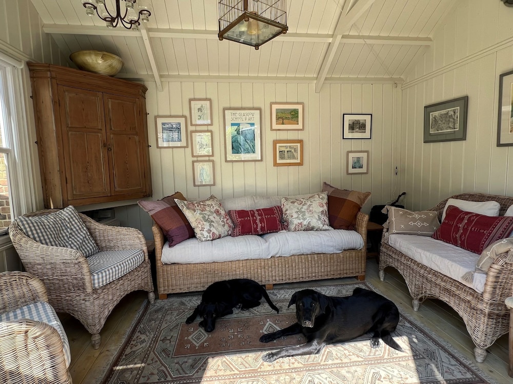 Beta Cottage