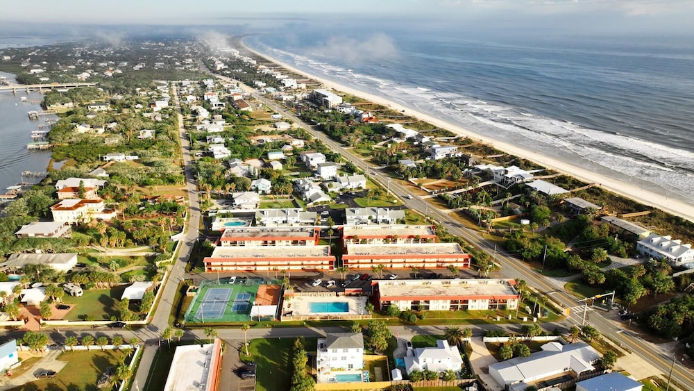 Beachside 2br/2ba Condo w/ Pool, Balcony & Boat Parking in St. Augustine