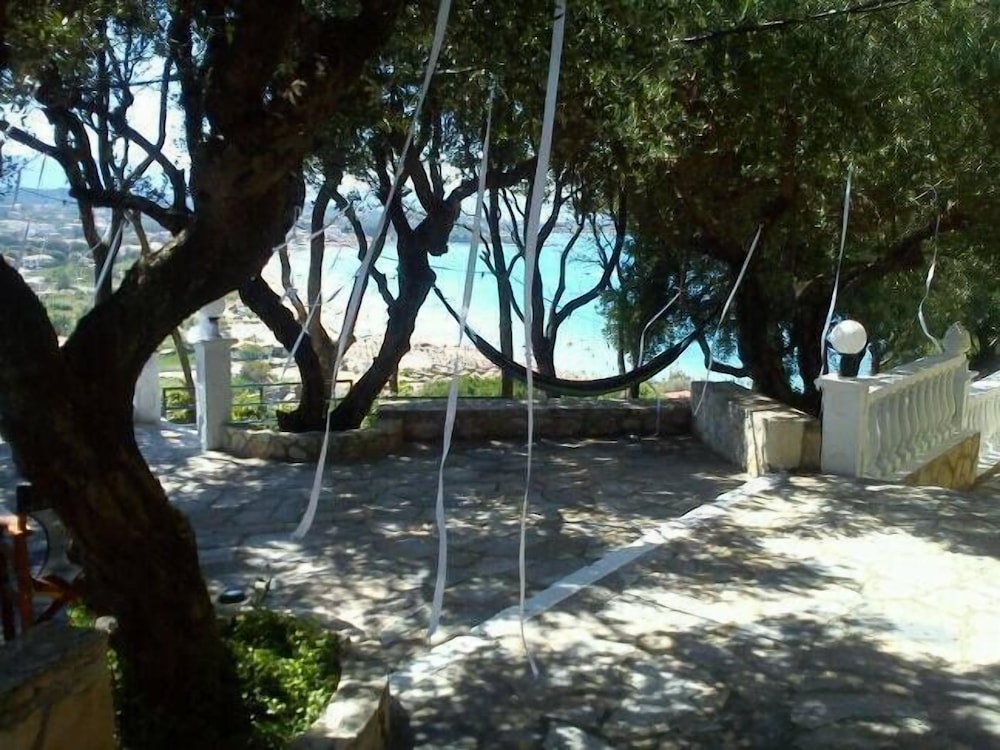 Sofos Apartments