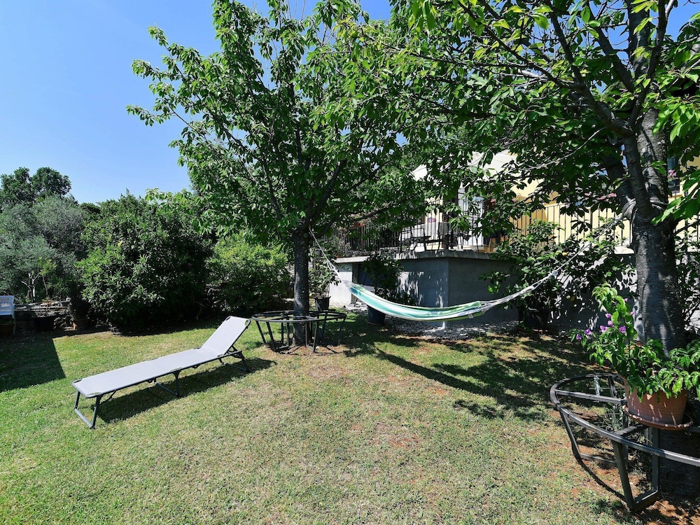 Charming Holiday Home With Terrace and Garden - One Bedroom Holiday Home