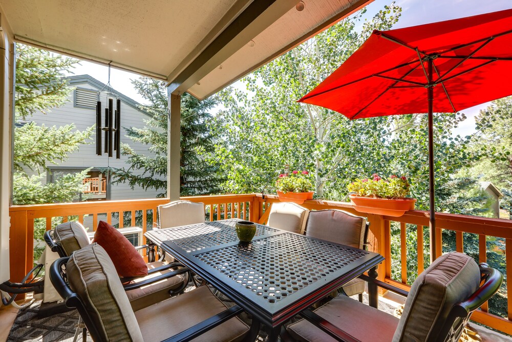 Cozy Flagstaff Retreat With Fireplace & Gas Grill! view 4