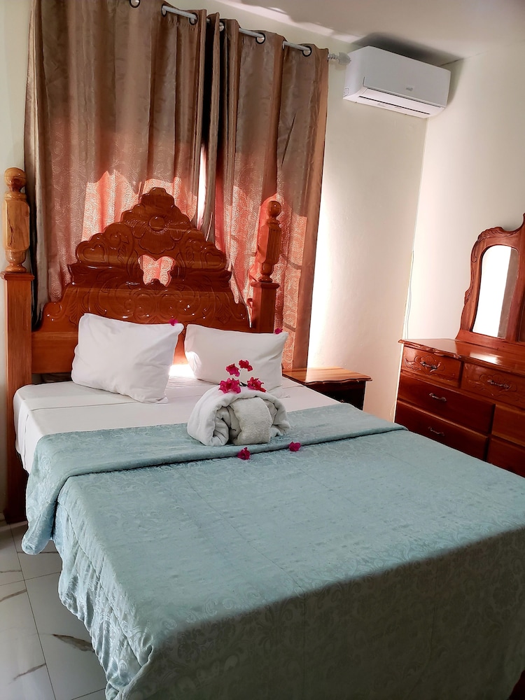 Chateau's Tranquil Apartments
