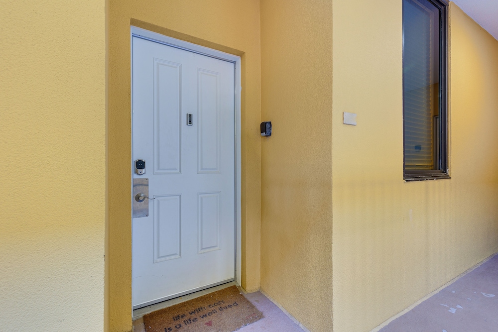 Dauphin Island Condo: Beach & Hot Tub Access!