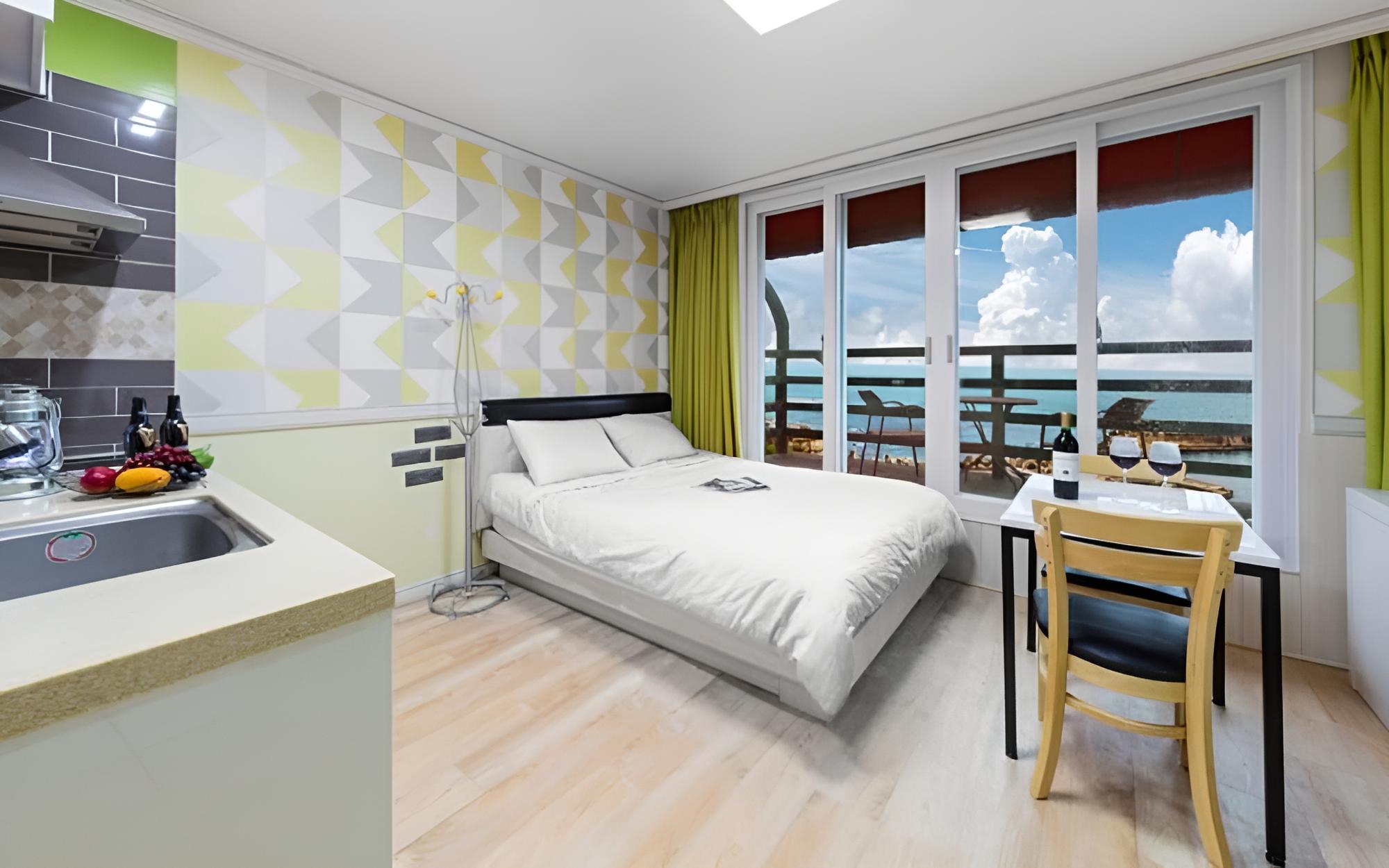 Pohang Blue Coral Pension view 3