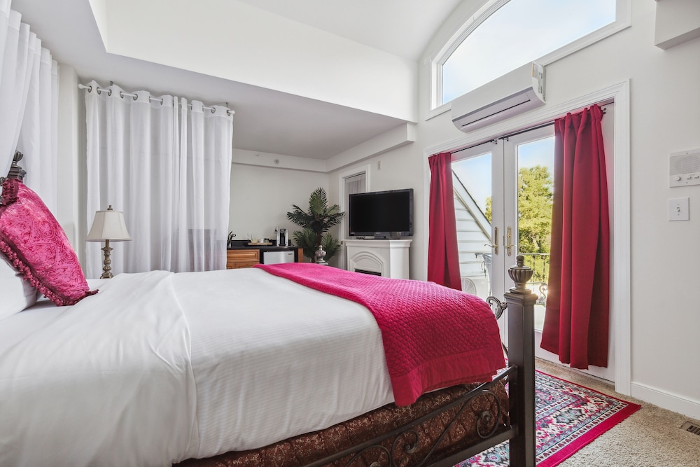 Columbia Vacations - The Columbia Inn at Peralynna Manor - Property Image 45