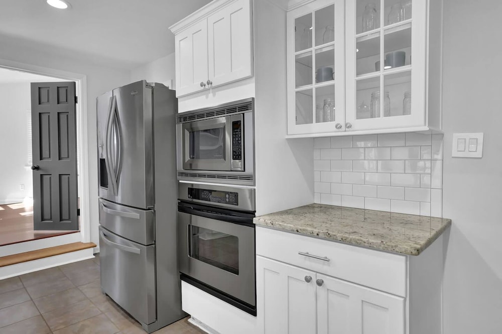 Chamblee Retreat 3BR Home w Spacious Porch