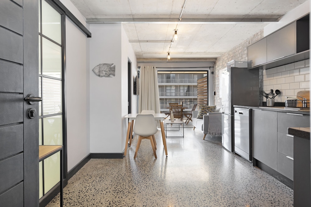 Manhattan On Coral - One bedroom 6 view 5