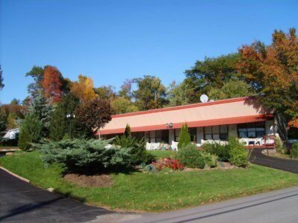 Capricorn Motel Royale Thousand Islands