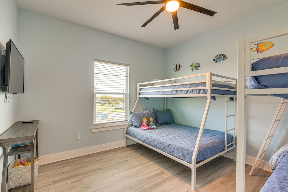 Port Bolivar Beach House w/ Oceanfront Views! view 3