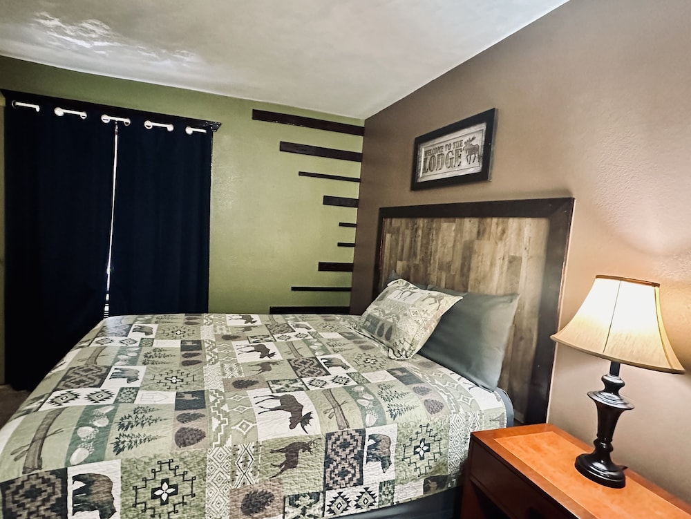 Moosehead Lodge & Cabins