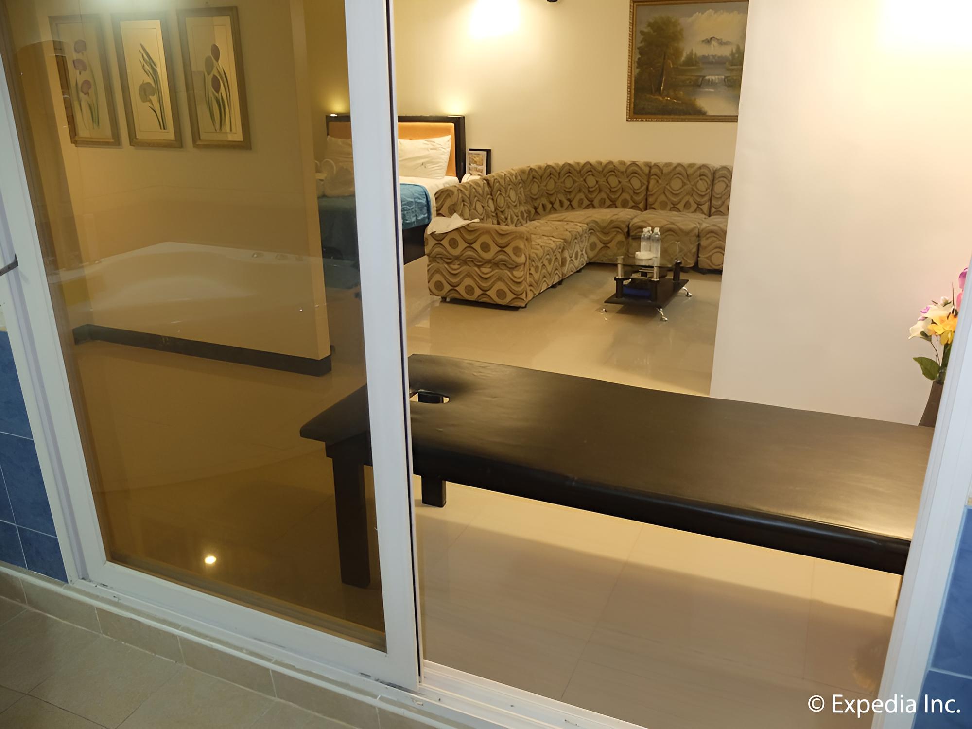 VF Four Season Hotel