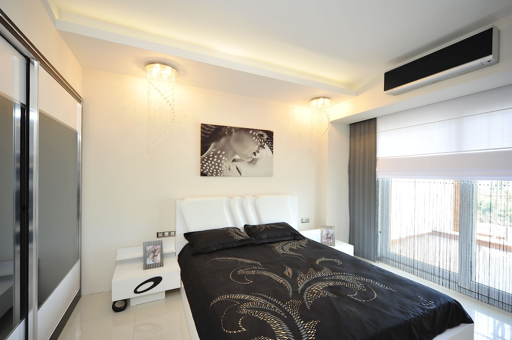 Moda Marine Apartments