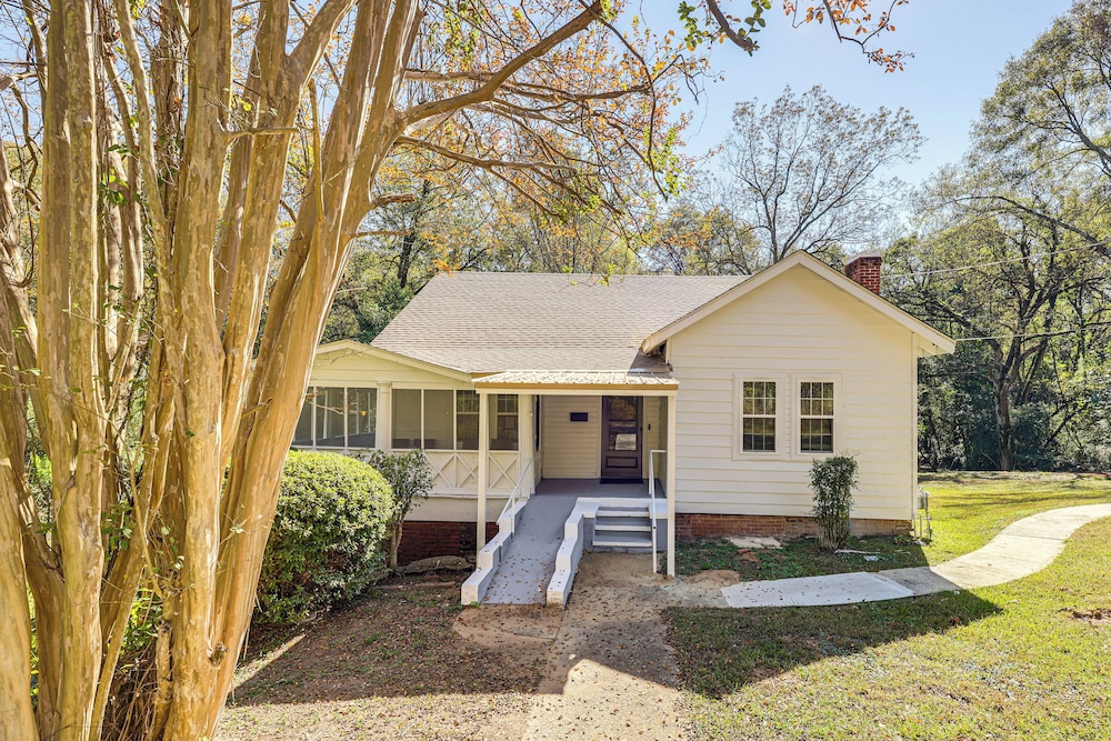 'doris & Susan's Place' - Historic Tuskegee Home