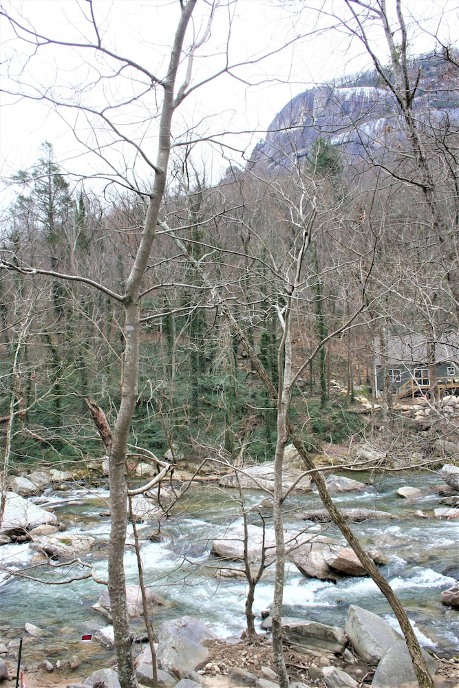 The Esmeralda Inn at Lake Lure