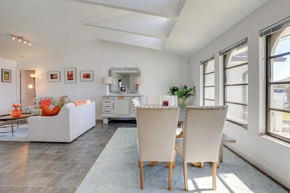Riverfront Gem w/ Hot Tub & Pool in Port Charlotte