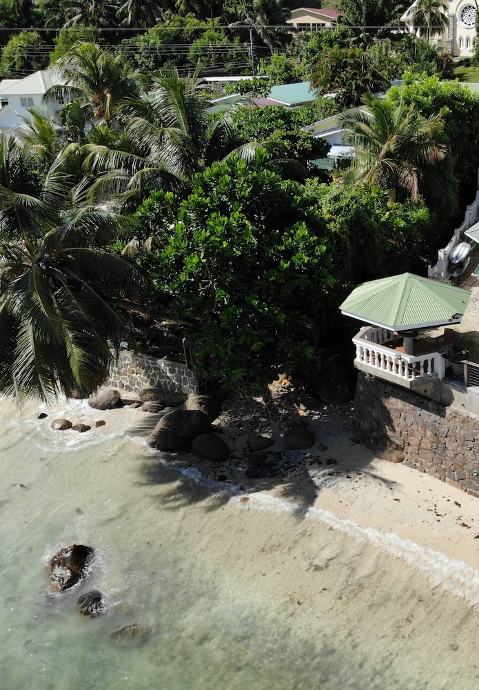 The Drake Seaside Apartment