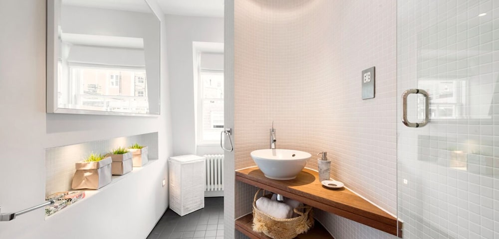 Luxe 4-bed Mews Home - 10 min to Harrods