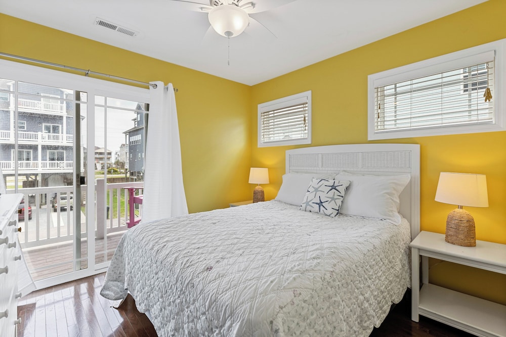 Palm Beach North by Topsail Realty