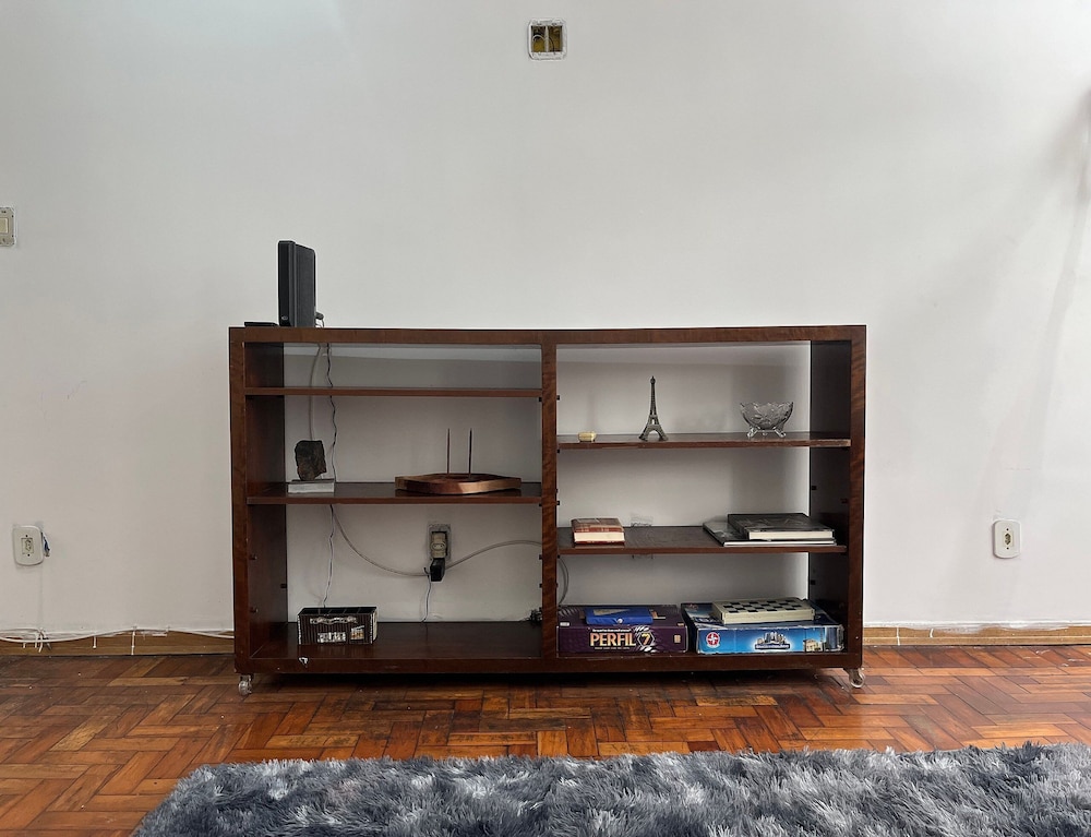 Spacious apartment on Copacabana beach