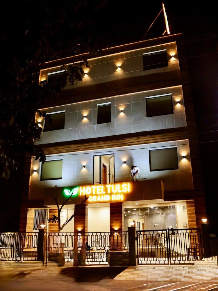 Hotel Tulsi Grand Inn