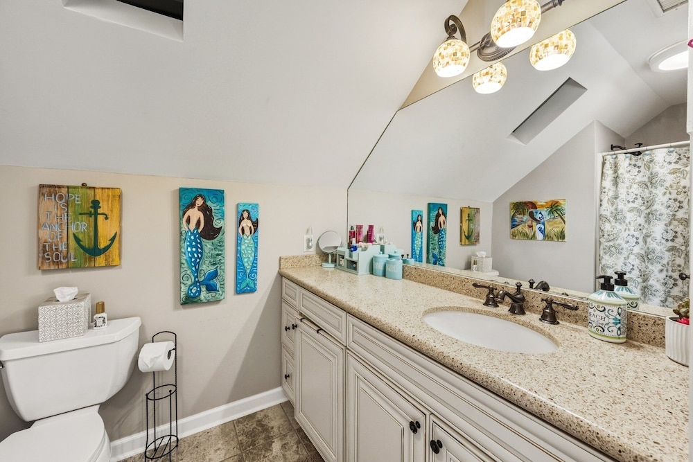 Santorelli's Seaside Serenety 4 Bedroom Home