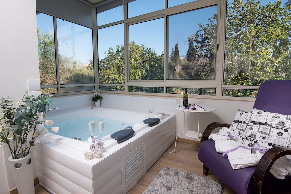 Osnata Boutique Suites
