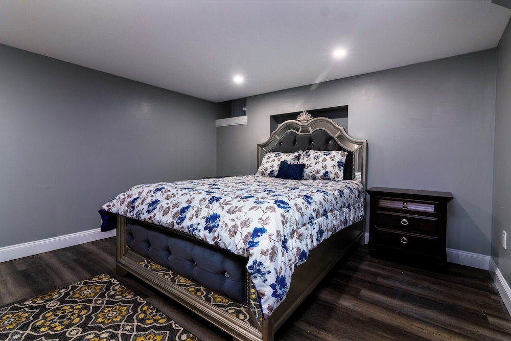 5Br, 1.5 Ba Close To Niagara Falls State Park