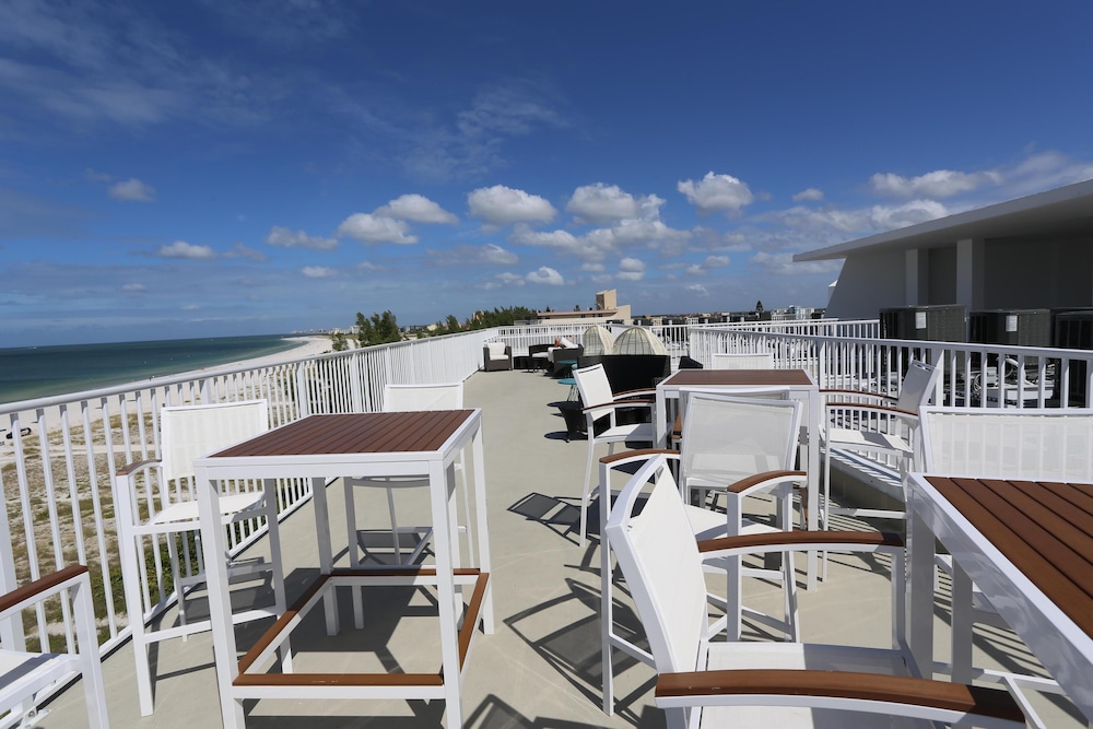 Oceana 204 East