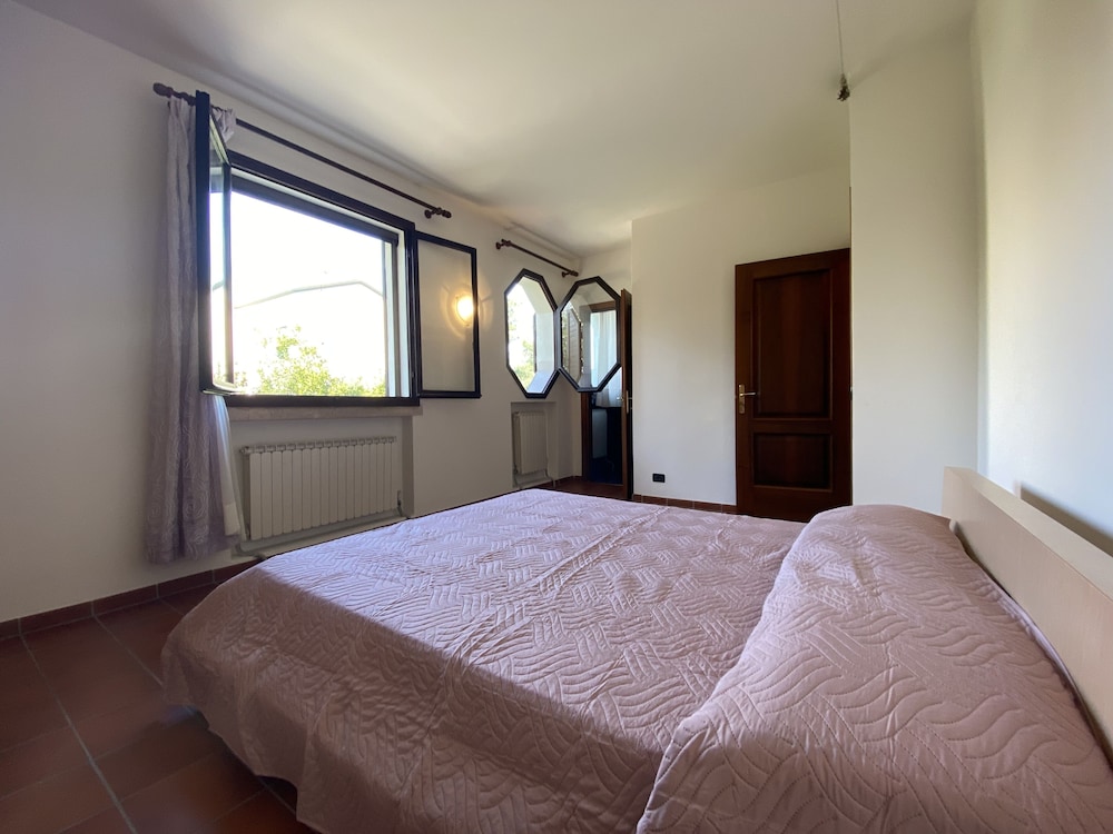 Beautiful Villa With Large Outdoor in Isola Albarella view 2