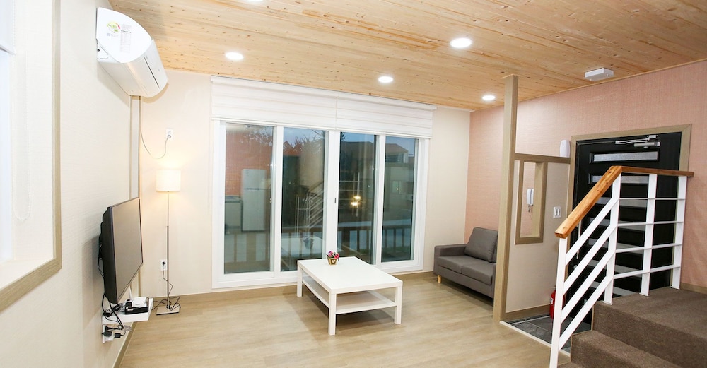 Ocean View Pension No. 2 view 2