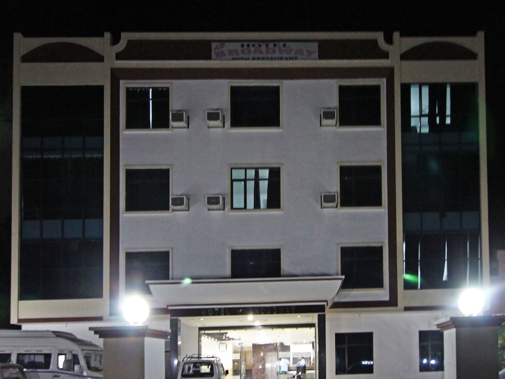 OYO 5093 Hotel Broadway