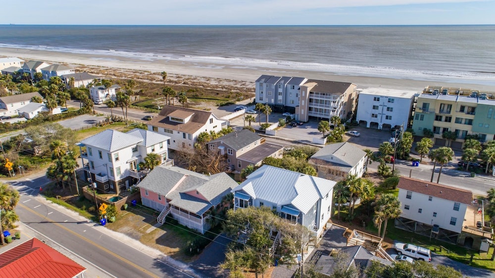 Charleston Vacations - E Ashley A 121 4 Bedroom Holiday Home By My Ocean Rentals - Property Image 1