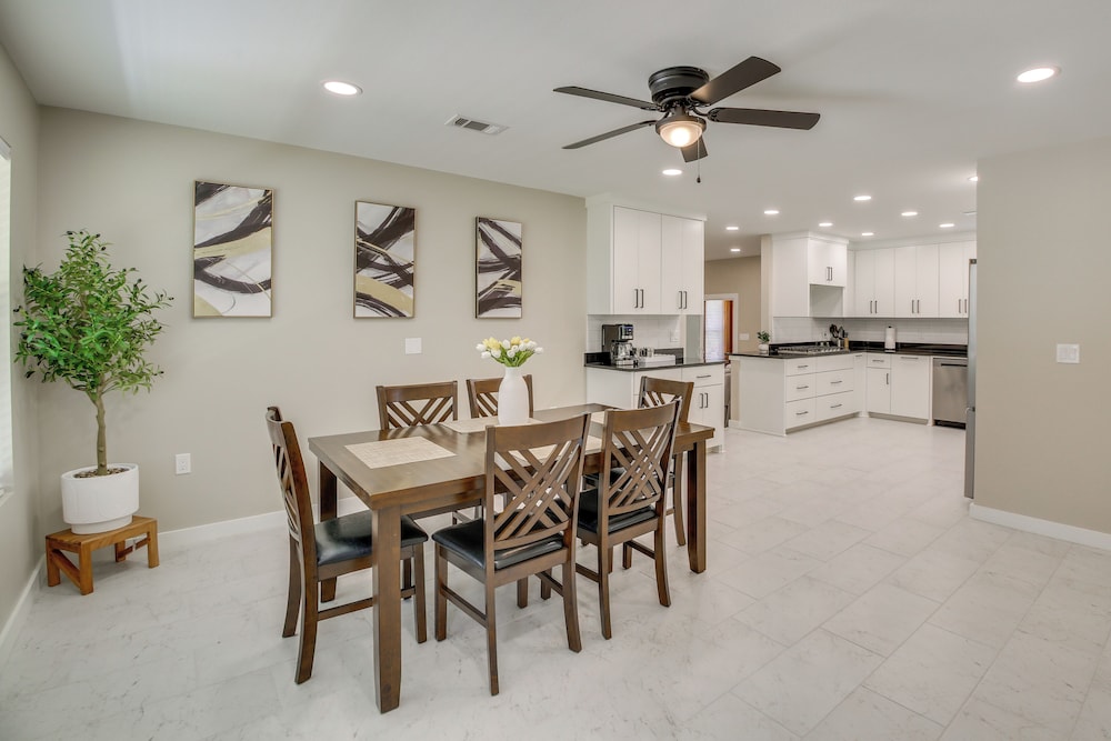 6 Mi to Dtwn: Hot Springs Abode w/ Yard!