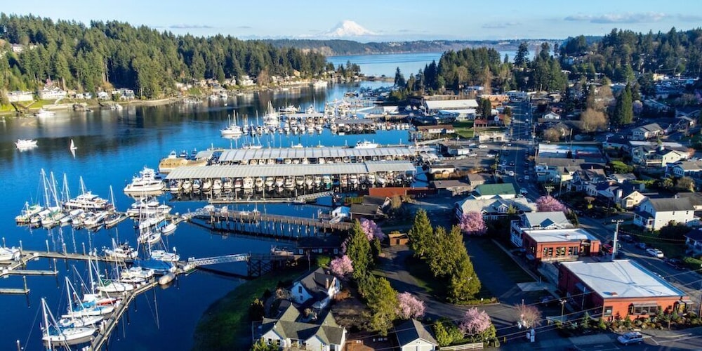 The Maritime Inn