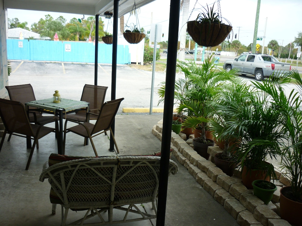 Palm Court Motel