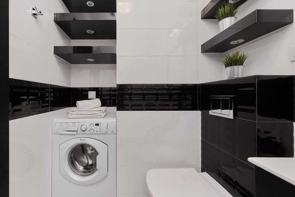 Odra Tower Apartment by Renters Prestige view 3