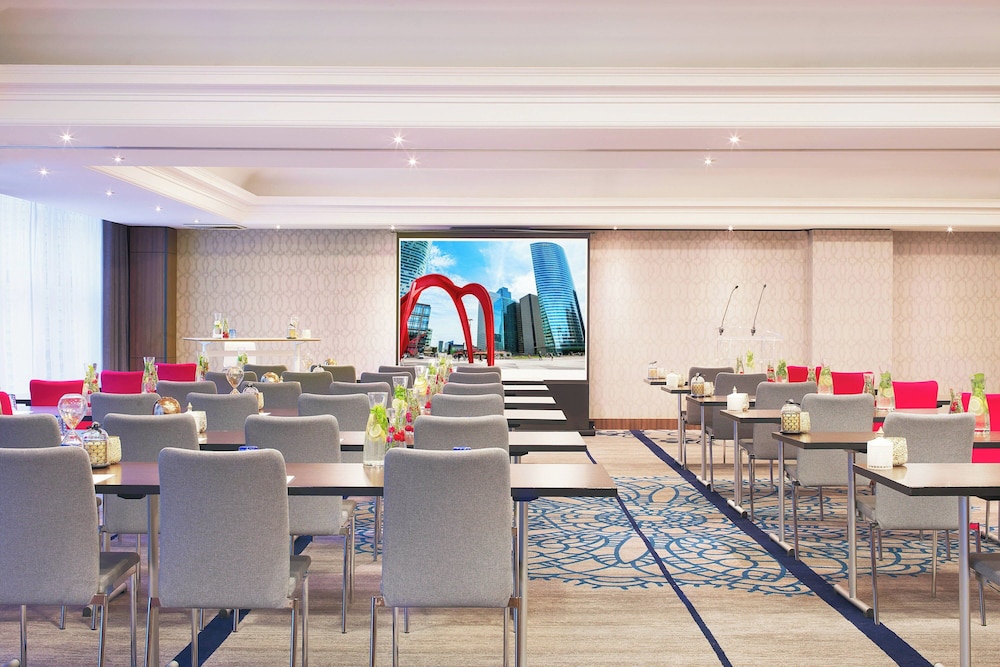 Puteaux Vacations - Renaissance Paris La Defense Hotel - Property Image 9