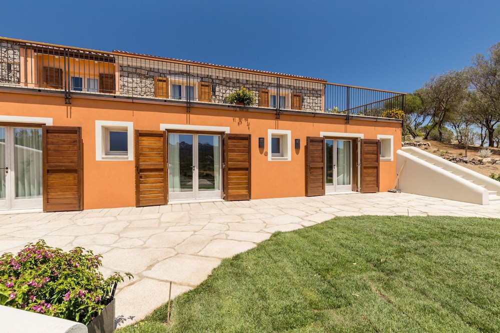 Tenuta Petra Bianca