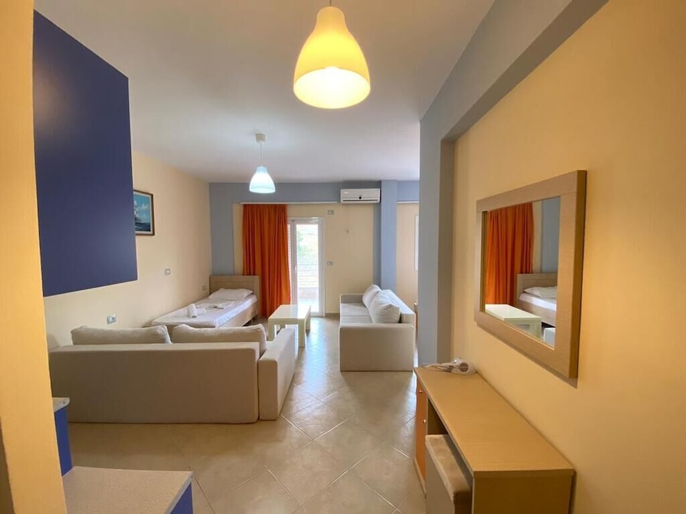 Karos Hotel Llaman