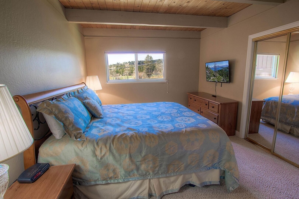 Park View Paradise 3 Bedroom Condo by RedAwning - Property Image 23