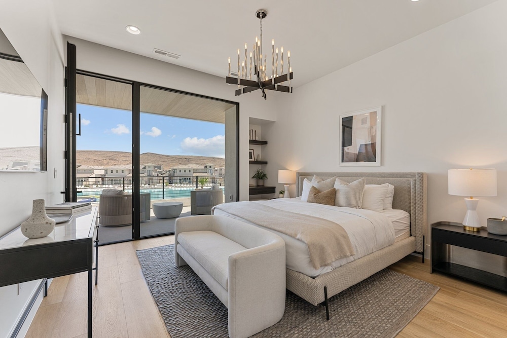 Luxury Beachside 7 Bedroom Home