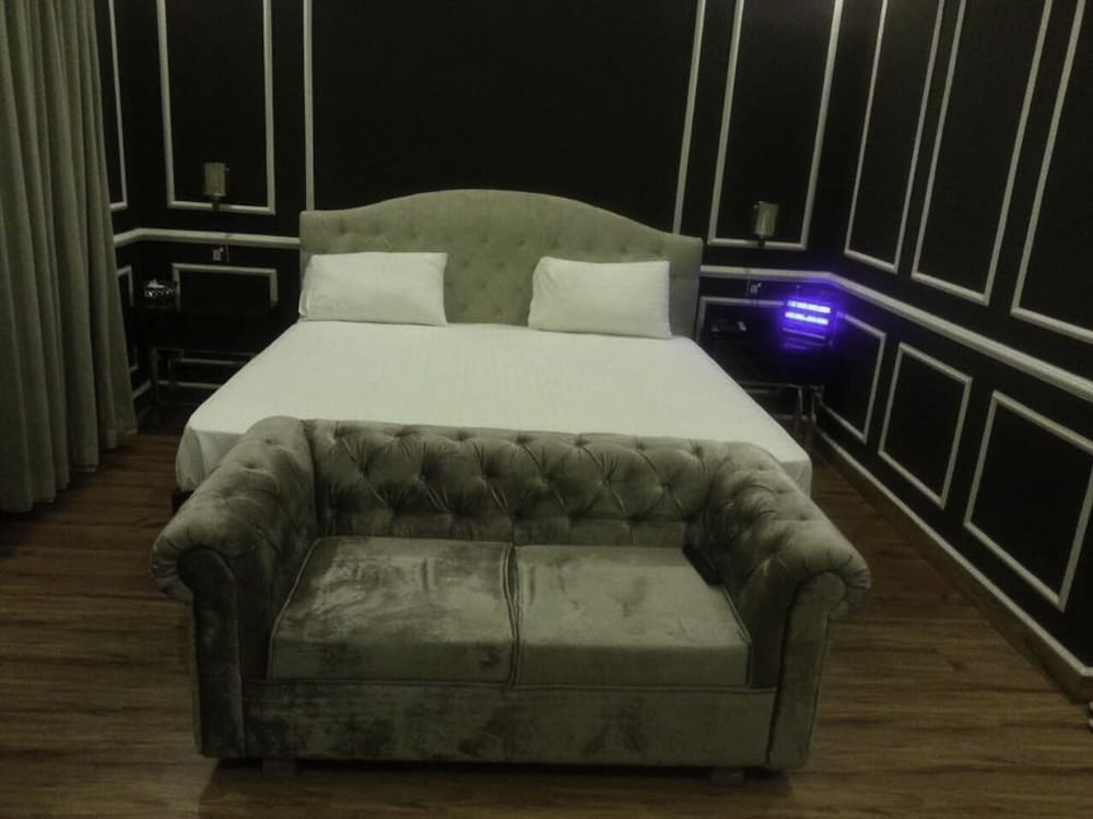 Riviera Guest House