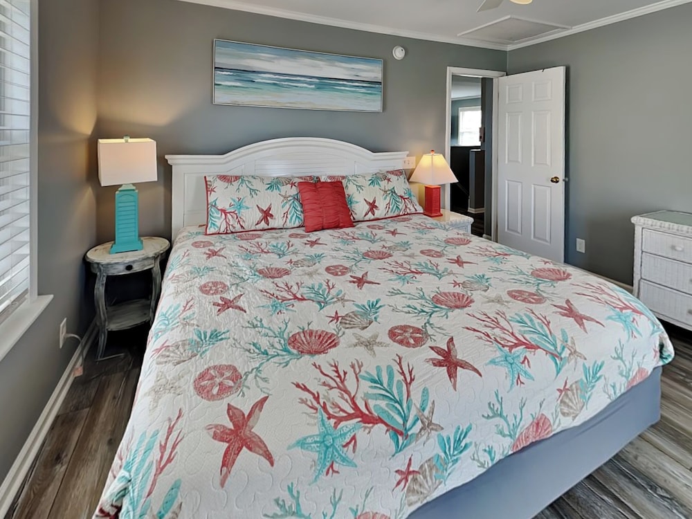 Starfish Escape by Topsail Realty