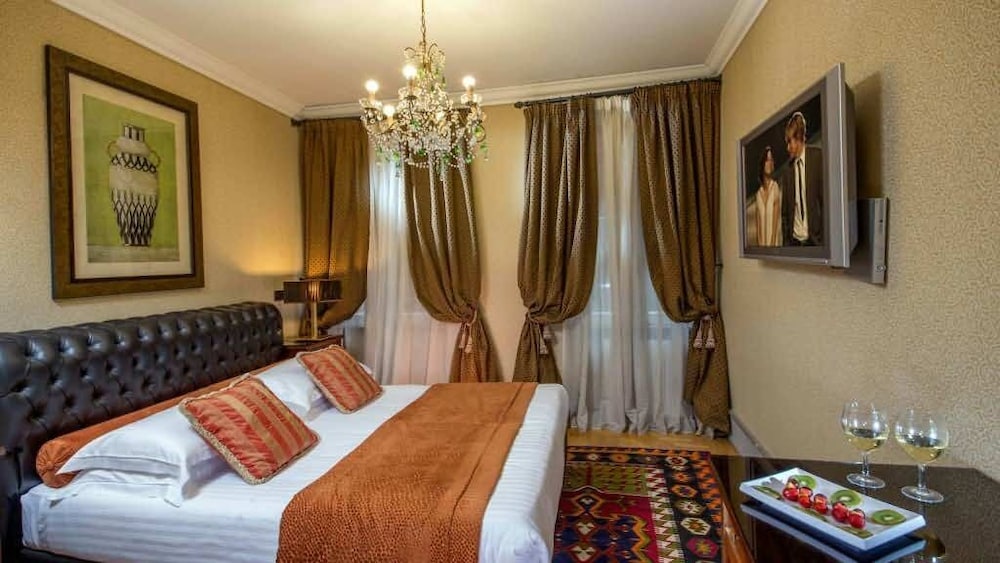 The Inn at the Roman Forum Elegant Collection - The Roman Forum Lodging.