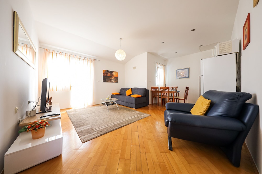 Luton Apartments, Zadar - Kozino, Heated Pool & Hot Tub