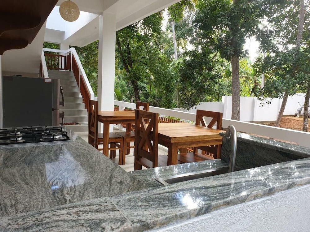 Cocosurf House
