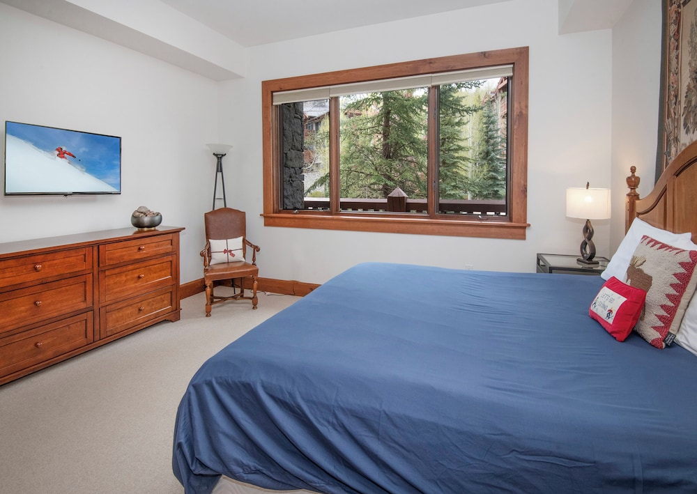 Hummingbird by Elevation Accommodations