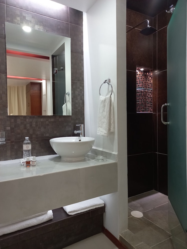 La Aurora Hotel like Home